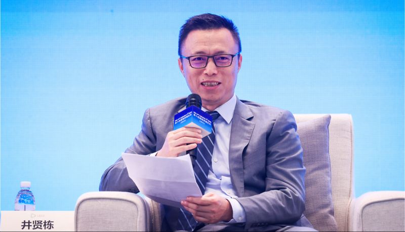  蚂蚁掌门人井贤栋身家稳居高位；豪捐母校支持AI基金，集团战略布局持续深化。 IT技术