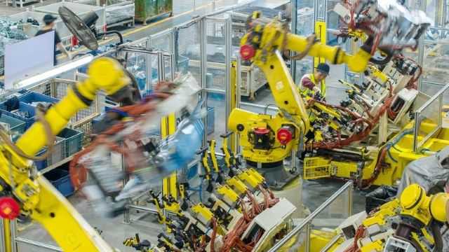  53次历史高点背后的量化逻辑：贵金属波动率阈值与资产避险重构 股票财经