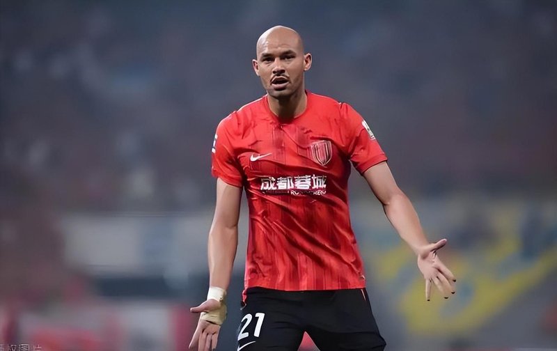  生日夜的意外惊喜：一个外援球员的中国足球梦 体育新闻