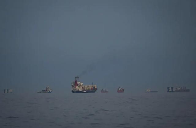  技术视角下的霍尔木兹危机：2万海员被困的全球供应链震荡全解析 新闻