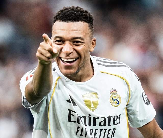  【战术复盘】皇马6连胜背后的攻守转换逻辑：姆巴佩40球方程式与中场迭代密码 体育新闻