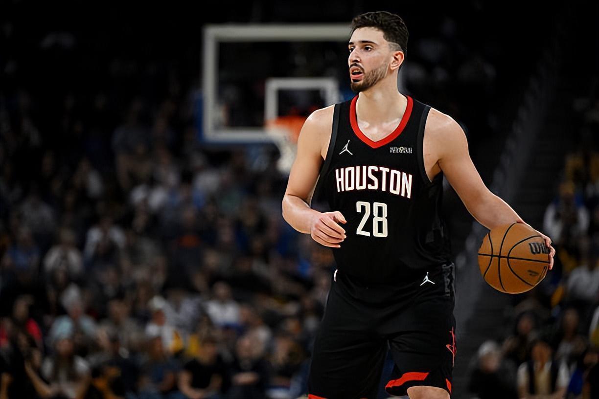  【数据透视】申京状态波动深层逻辑：火箭季后赛攻坚战的隐形炸弹 体育新闻